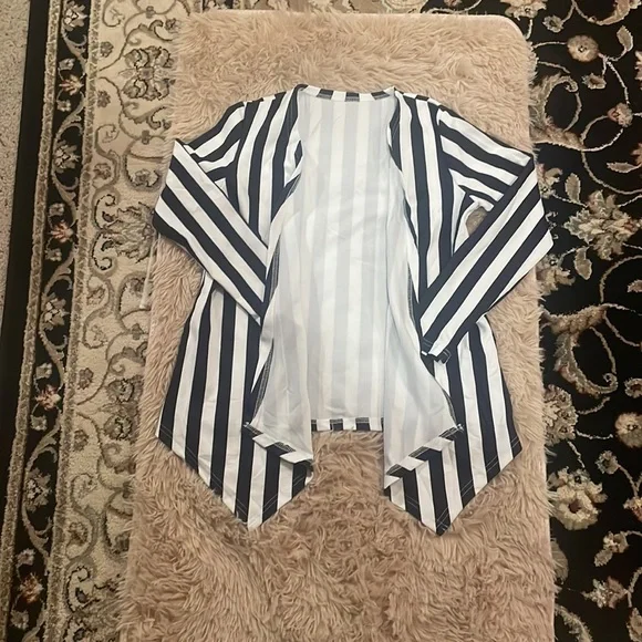 Women’s 2 Piece Black & White Long-sleeve Cardigan & Flared Jegging! - Picture 10 of 11